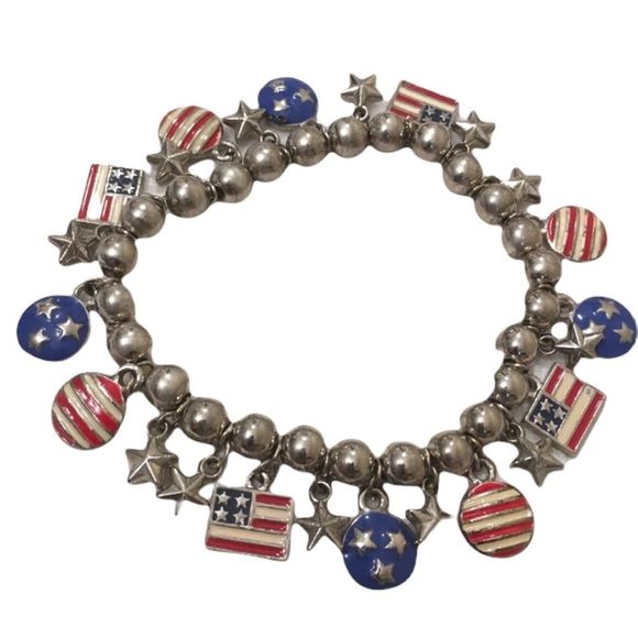 Vintage Jewelry - Vintage Stars And Stripes Charm Bracelet